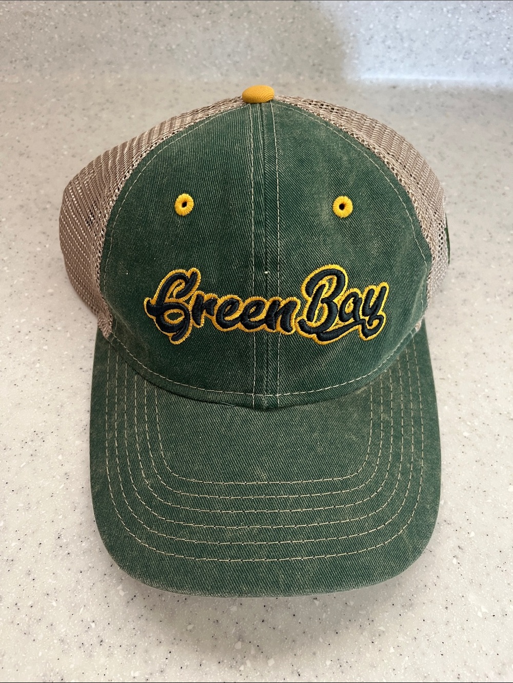 GREEN BAY Distressed Mesh SnapBack Truckers Cap Hat NWOT by MAX
